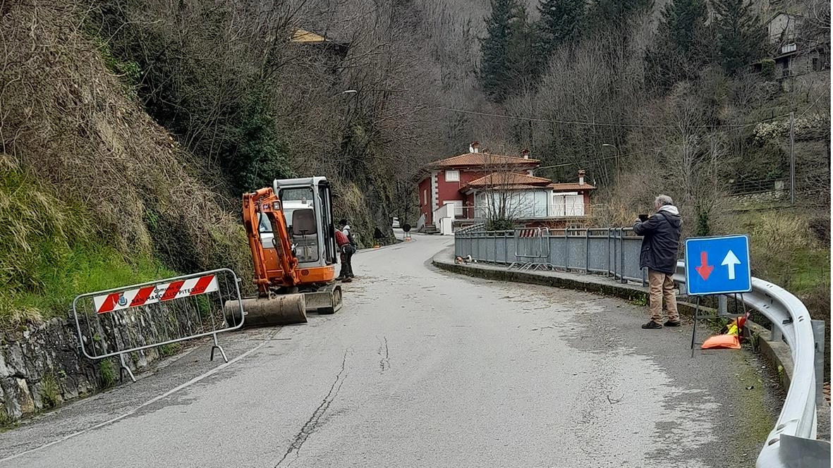 I due fronti più complessi sono a Gavinana e a Maresca. Il vicesindaco Buonomini: "Verifiche tecniche sulla Sp18 Lizzanese".