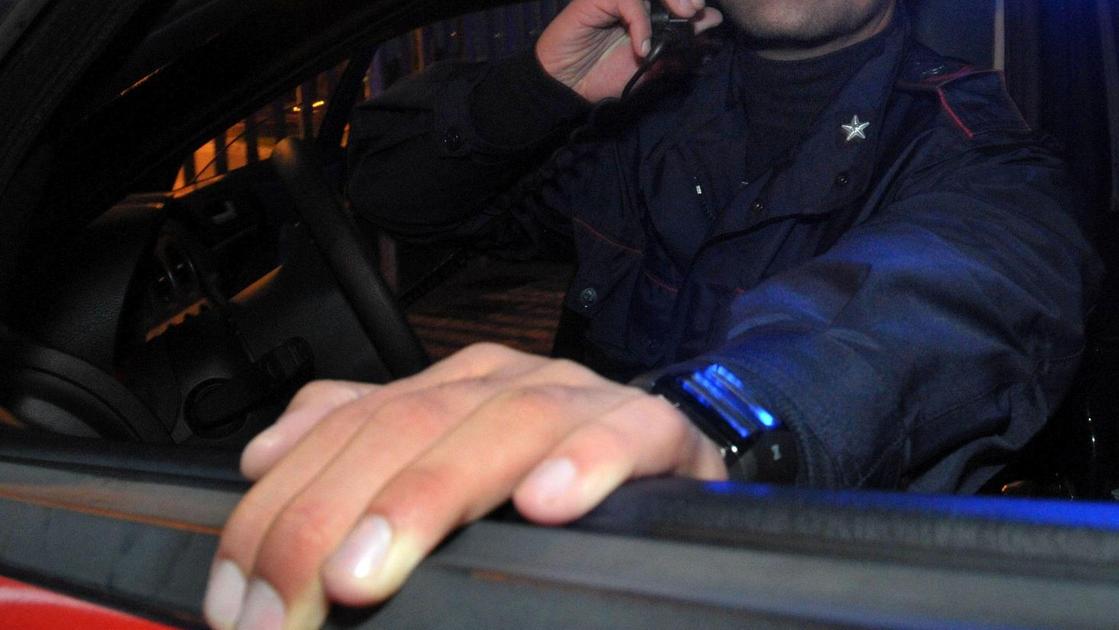 Lanciano razzi in una casa e per la strada Lanciano razzi in una casa e per la strada