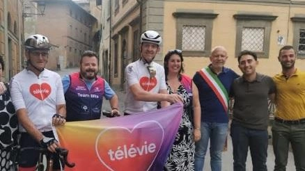 Un viaggio. In nome della speranza e dell’impegno. Hanno percorso quasi 1.500 km in bicicletta partendo da Silly (Belgio) e...