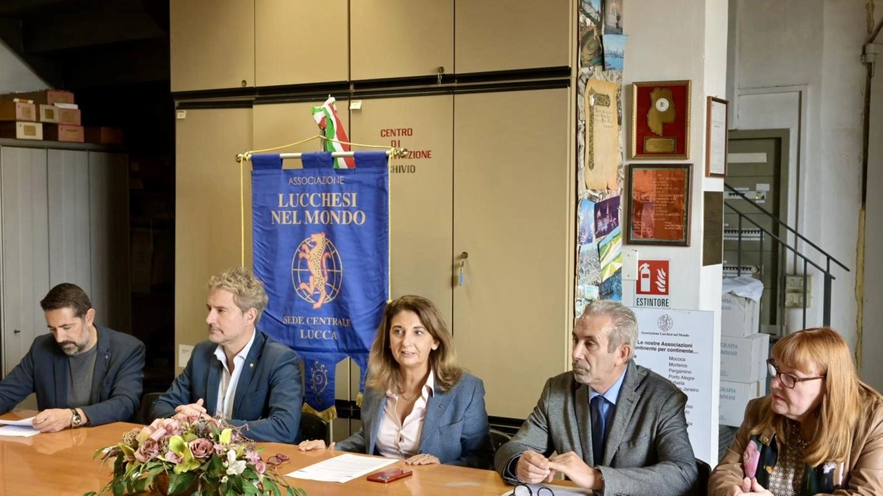 Del Bianco, i sindaci Pardini (Lucca), Bonfanti (Pescaglia) e Onesti (Provincia) Del Bianco, i sindaci Pardini (Lucca), Bonfanti (Pescaglia) e Onesti (Provincia)