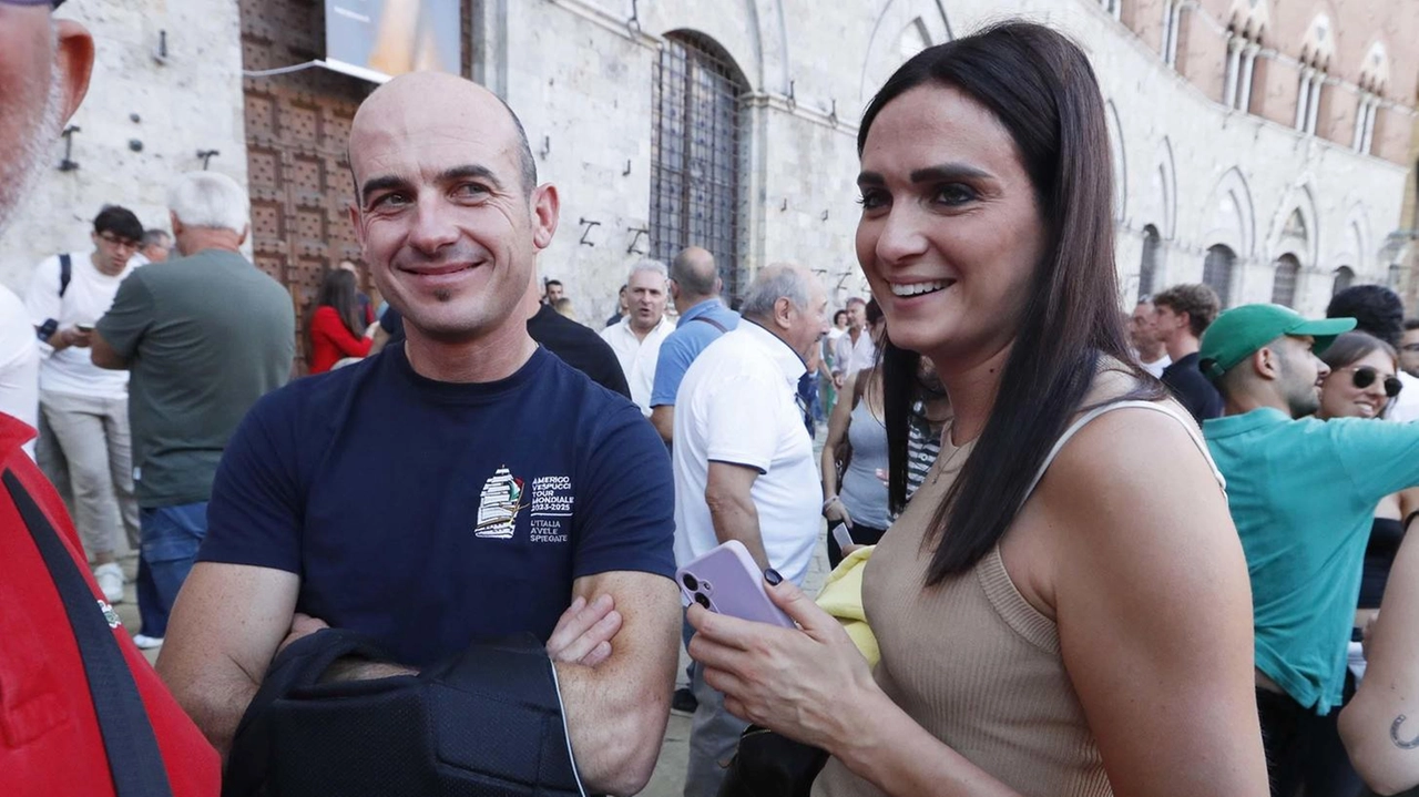 Gingillo monta Veranu nella prima batteria all’alba. Galoppa, lo spinge, anche se non c’è da fare molto ad un cavallo... Gingillo monta Veranu nella prima batteria all’alba. Galoppa, lo spinge, anche se non c’è da fare molto ad un cavallo...