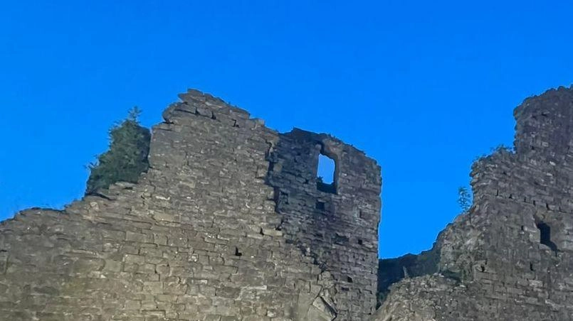 Serata magica alla Rocca dio Cerbaia con visita guidata e osservazione delle stelle Serata magica alla Rocca dio Cerbaia con visita guidata e osservazione delle stelle