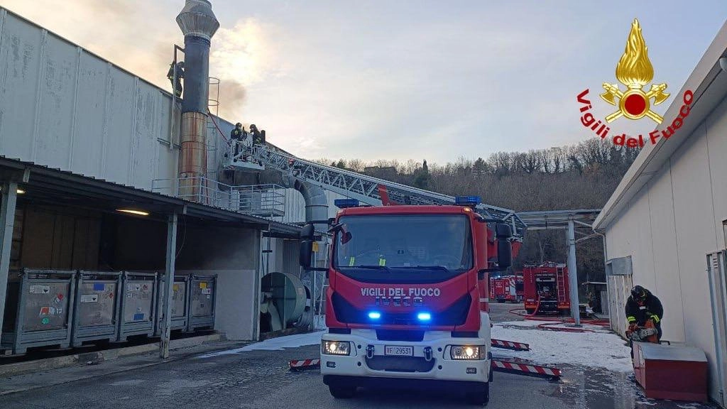 L'intervento dei vigili del fuoco L'intervento dei vigili del fuoco