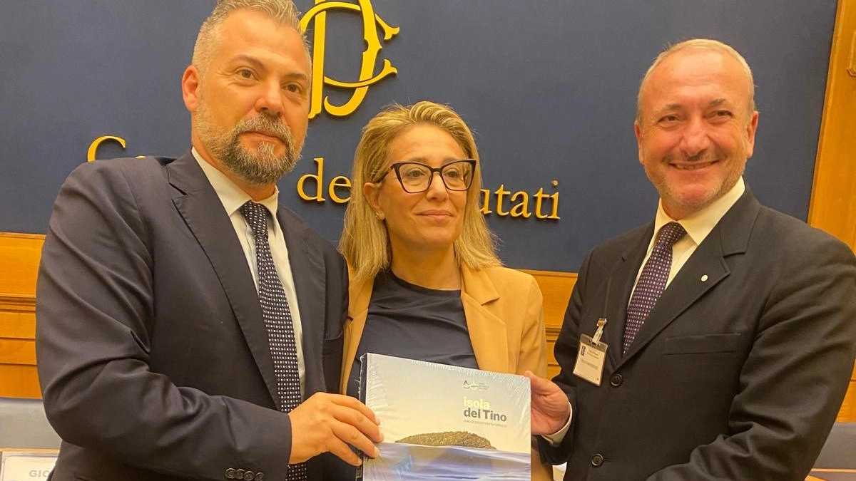 Presentazione del libro sull'Isola del Tino a Montecitorio Presentazione del libro sull'Isola del Tino a Montecitorio