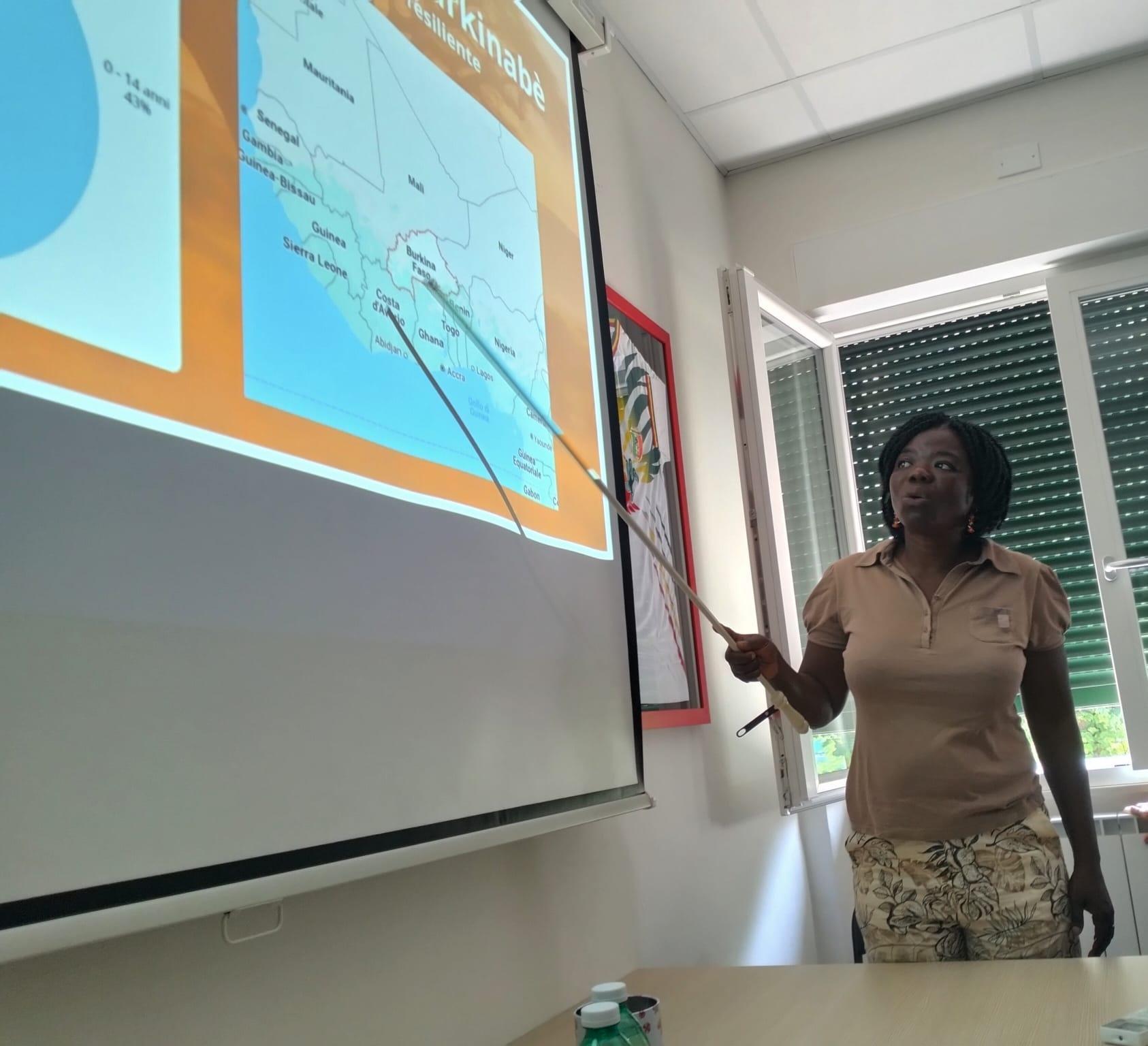 https://www.lanazione.it/image-service/view/acePublic/alias/contentid/MTQ5MjRhNjQtMDI5MS00/0/clementine-pacmogda-ospite-di-sosvi-una-giornata-dedicata-al-burkina-faso.jpeg
