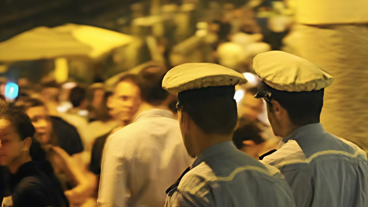 I controlli della Polizia Municipale con metro alla mano fanno "strage" di sanzioni. Pieragnoli (Confcommercio) "Misure sproporzionate. Abbiamo chiesto subito un incontro al sindaco. Ordinanza del 2019 da rivedere" . I controlli della Polizia Municipale con metro alla mano fanno "strage" di sanzioni. Pieragnoli (Confcommercio) "Misure sproporzionate. Abbiamo chiesto subito un incontro al sindaco. Ordinanza del 2019 da rivedere" .