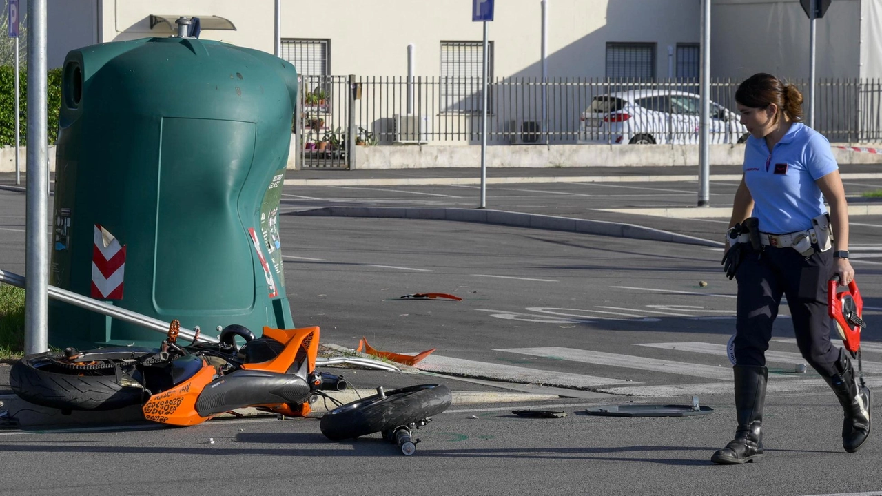 La tragedia si è consumata intorno alle ore 15.33 di ieri a Scandicci, in via del Parlamento Europeo