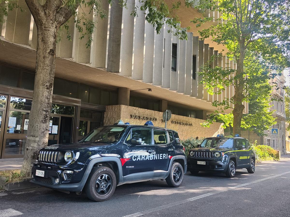 caporalato anche negli autolavaggi un euro all8217ora per turni di 13 ore scatta il sequestro