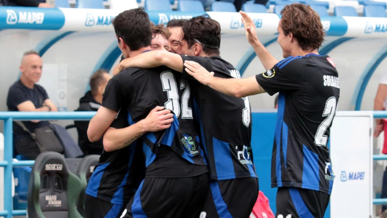 Pisa domina Reggiana: vittoria per 2-0 e ritorno a +8 dallo Spezia
