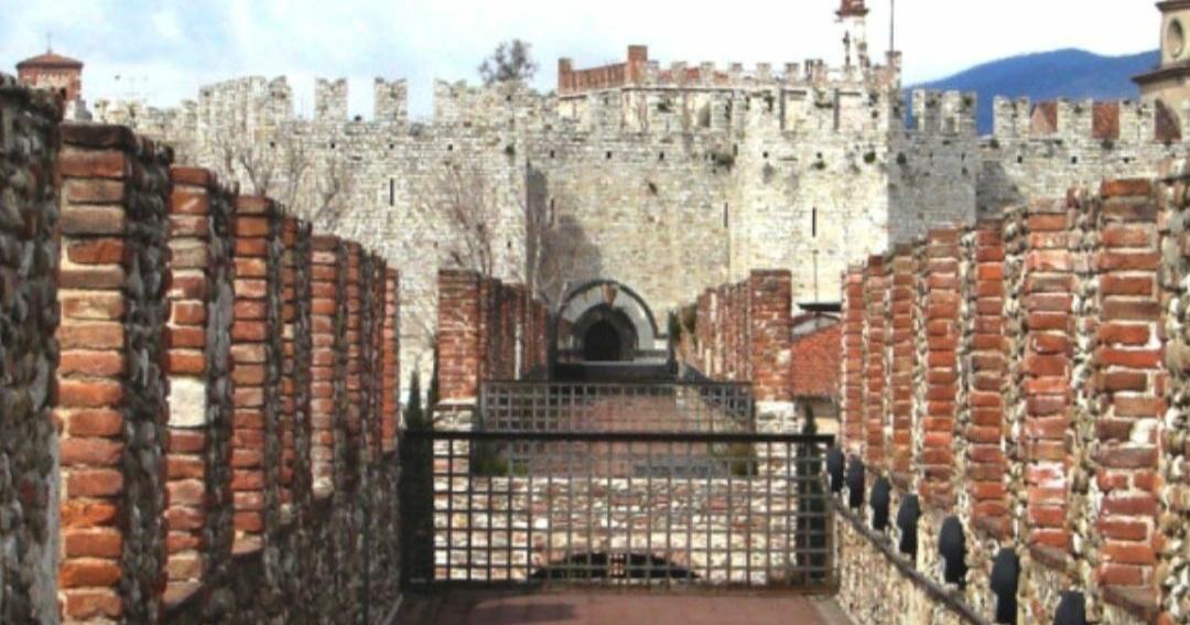 https://www.lanazione.it/image-service/view/acePublic/alias/contentid/MTRlMzhmOGUtMTg0OS00/0/prato-concerto-itinerante-negli-spazi-del-cassero-medievale.jpeg