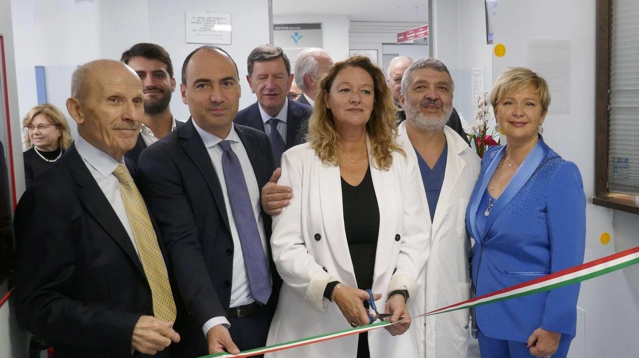 Il taglio del nastro per il nuovo poliambulatorio ieri mattina a Villa Fiorita Il taglio del nastro per il nuovo poliambulatorio ieri mattina a Villa Fiorita