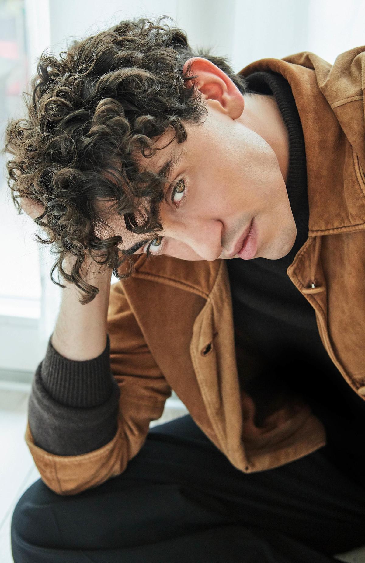https://www.lanazione.it/image-service/view/acePublic/alias/contentid/MTRlYjBmNGUtMjQ5Yi00/0/il-saluto-delle-summer-nights-le-canzoni-del-giovane-michele-bravi-un-viaggio-intimo-ed-emozionante.jpeg?f=1.91:1&w=1200