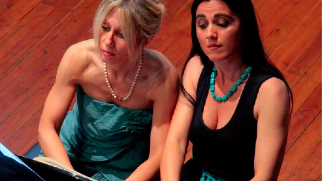 Il Duo pianistico Maclé si esibirà domenica alle 17 alla Chiesa del Convento di San Francesco a Borgo a Mozzano con il concerto "Blu tango", presentando musiche di Gershwin e Piazzolla. Prima del concerto, visita guidata al Convento. Ingresso libero ad offerta.
