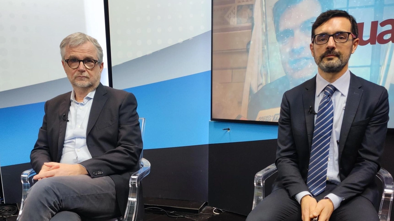 L’assessore Simone Bezzini e il direttore generale Marco Torre ospiti ieri negli studi di Siena Tv L’assessore Simone Bezzini e il direttore generale Marco Torre ospiti ieri negli studi di Siena Tv