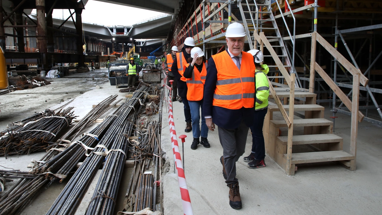 Il sopralluogo del presidente Eugenio Giani al cantiere della stazione Foster (Foto Marco Mori / New Press Photo)