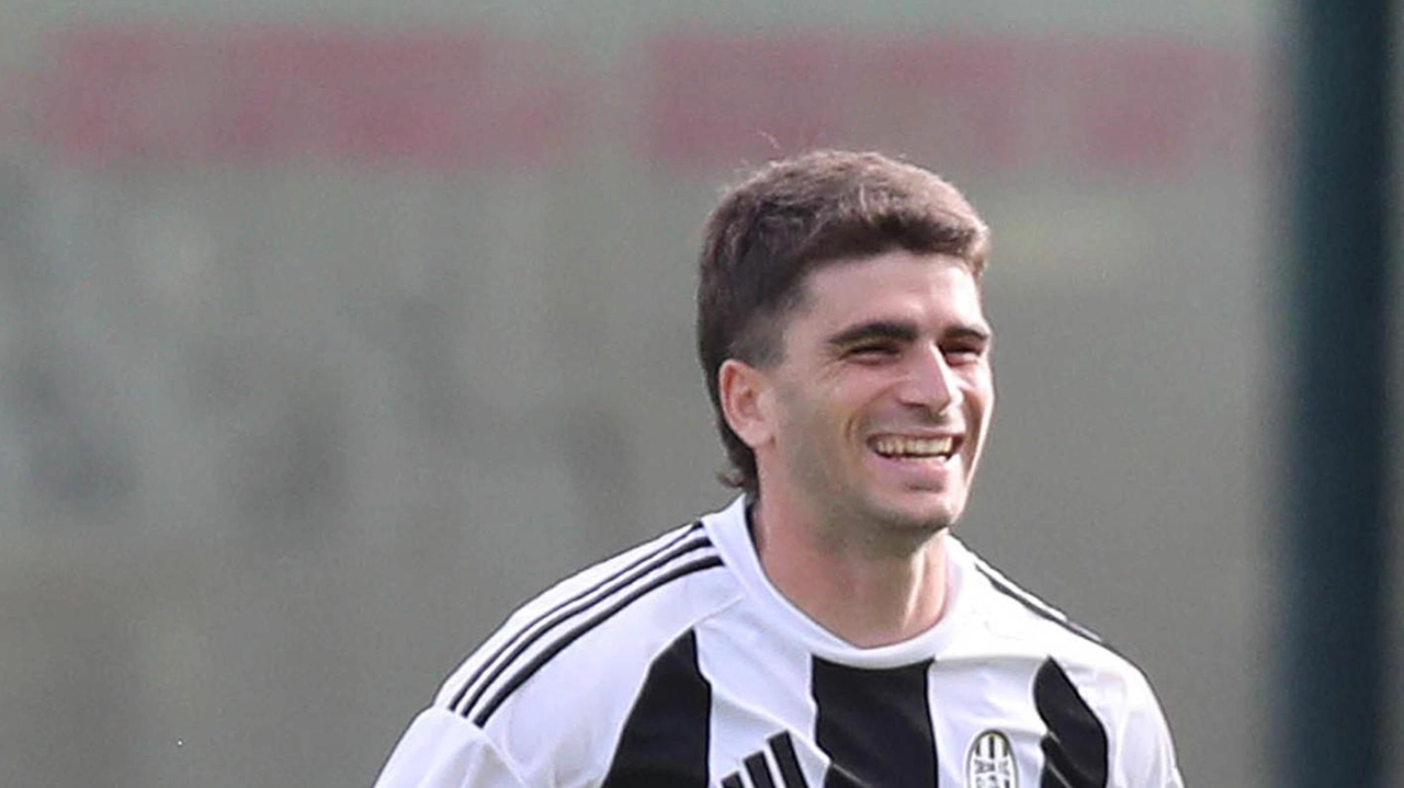 Un gran bel gol quello con cui la Robur ha di fatto chiuso la pratica Orvietana: a firmarlo, Francesco Noccioli... Un gran bel gol quello con cui la Robur ha di fatto chiuso la pratica Orvietana: a firmarlo, Francesco Noccioli...