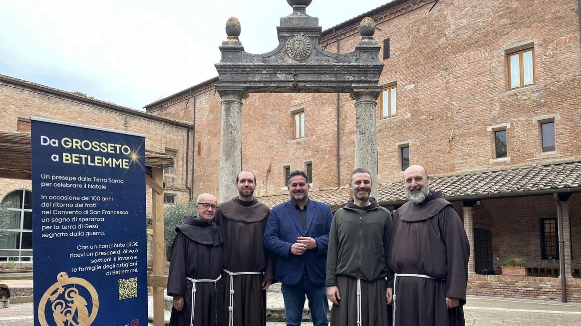 La presentazione delle iniziative per i cento anni del ritorno dei Francescani, al centro l’assessore alla cultura Luca Agresti La presentazione delle iniziative per i cento anni del ritorno dei Francescani, al centro l’assessore alla cultura Luca Agresti