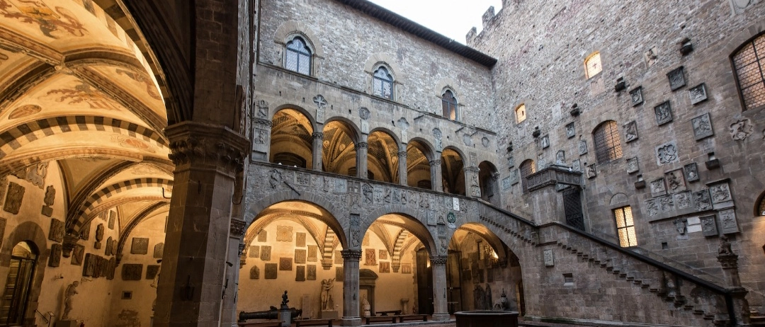 Firenze, al via le aperture straordinarie e serali ai Musei del Bargello