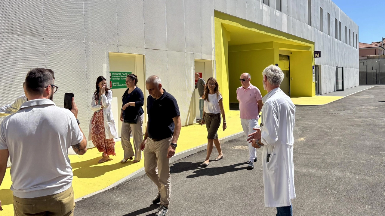 Dopo proteste e ritardi il reparto di Nefrologia sarà operativo. L’annuncio del sindaco Franconi: "Finalmente una data certa". Dopo proteste e ritardi il reparto di Nefrologia sarà operativo. L’annuncio del sindaco Franconi: "Finalmente una data certa".