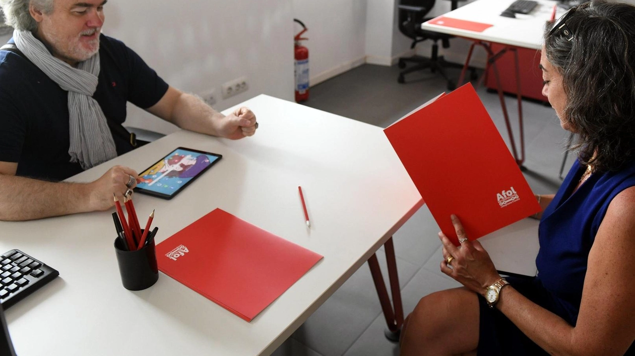 La terza edizione della Fiera toscana del lavoro offre quasi 800 opportunità di impiego a Firenze, con la partecipazione di 100 aziende e la possibilità di inviare il curriculum tramite il sito ufficiale. Evento organizzato dalla Regione Toscana e da Arti, con spazi per colloqui, consulenza e seminari. La terza edizione della Fiera toscana del lavoro offre quasi 800 opportunità di impiego a Firenze, con la partecipazione di 100 aziende e la possibilità di inviare il curriculum tramite il sito ufficiale. Evento organizzato dalla Regione Toscana e da Arti, con spazi per colloqui, consulenza e seminari.