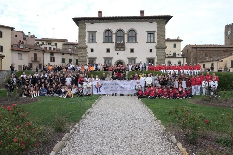 Monte San Savino, lo sport invade il centro storico: Play Together di Harmony Award porta in piazza centinaia ...