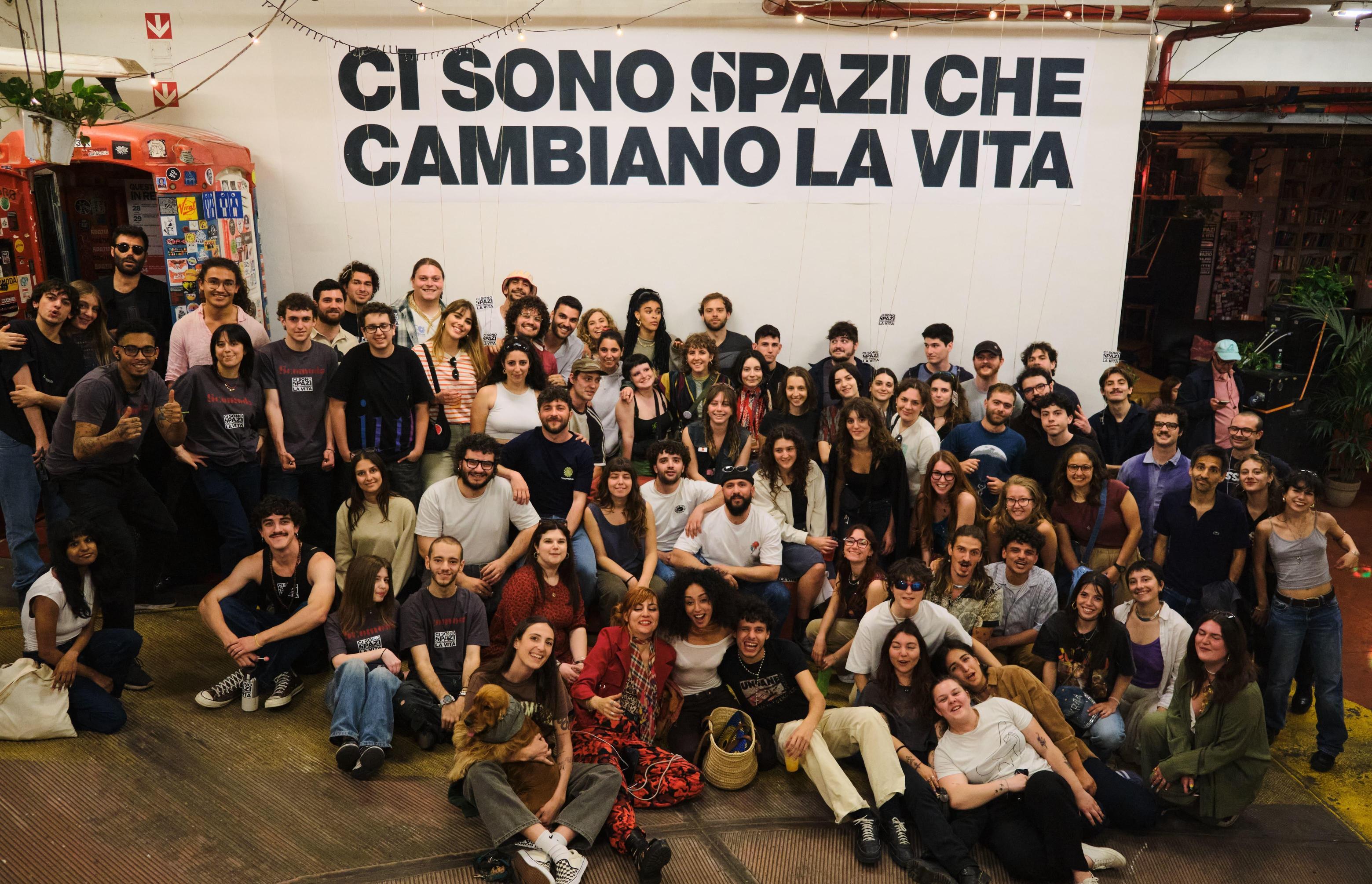 Quando i ragazzi sfidano la provincia “Scomodo“ lancia un crowdfunding Quando i ragazzi sfidano la provincia “Scomodo“ lancia un crowdfunding
