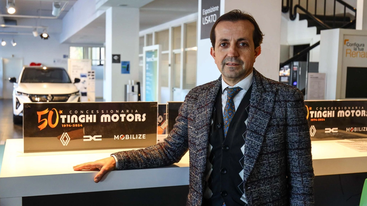 Enrico Ammirati, brand manager e nipote di Eugenio Tinghi. , fondatore e proprietario della storica concessionaria Tinghi Motors che in. passato è stato anche un pilota automobilistico affermato (Gasperini/FotoGasperini) Enrico Ammirati, brand manager e nipote di Eugenio Tinghi. , fondatore e proprietario della storica concessionaria Tinghi Motors che in. passato è stato anche un pilota automobilistico affermato (Gasperini/FotoGasperini)