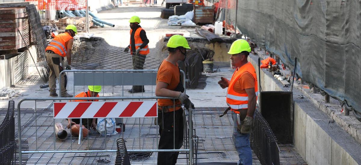 Tramvia, è l’ora dei binari. La posa fra una settimana. Occhio alla nuova viabilità Tramvia, è l’ora dei binari. La posa fra una settimana. Occhio alla nuova viabilità