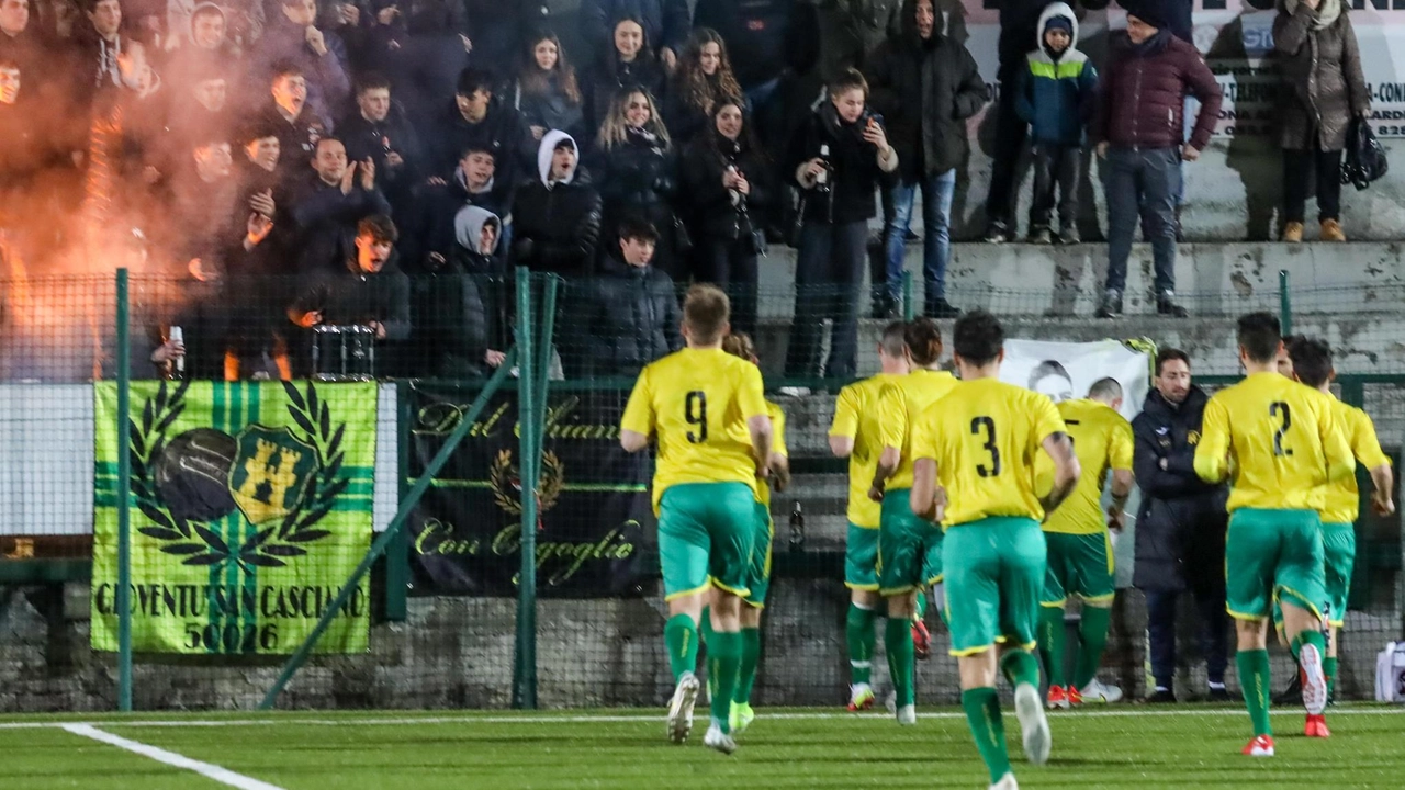 Il paese si stringe intorno alla squadra per l’ultima partita della Coppa Toscana di Prima categoria Il paese si stringe intorno alla squadra per l’ultima partita della Coppa Toscana di Prima categoria