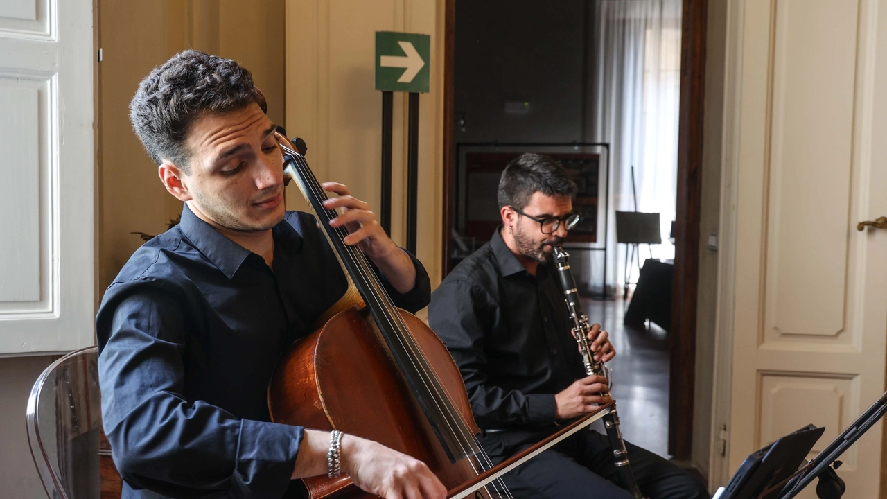 Un momento in musica alla presentazione di Arcobaleno d'Estate (foto Giuseppe Cabras/New Press Photo) Un momento in musica alla presentazione di Arcobaleno d'Estate (foto Giuseppe Cabras/New Press Photo)