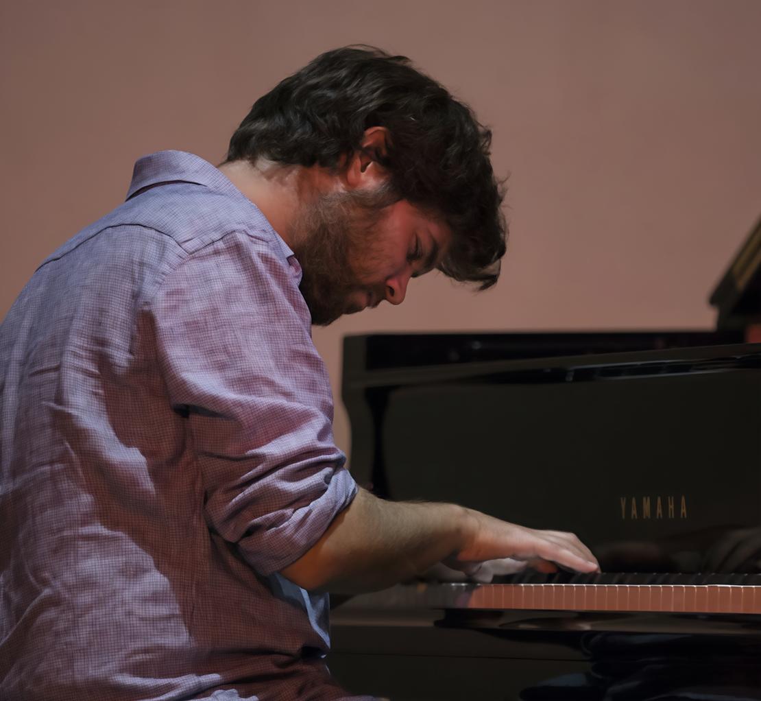 https://www.lanazione.it/image-service/view/acePublic/alias/contentid/MTUyNzZkMzItMzMyYS00/0/note-jazz-allantisalotto-culturale-respiro-musica-fin-da-bambino.jpeg