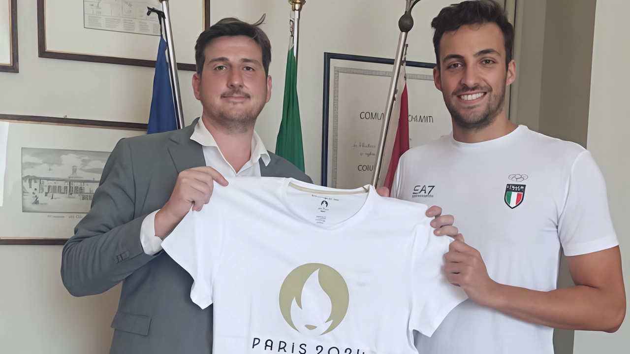 Il nuotatore olimpionico ricevuto dal sindaco: "Poteva andare meglio, ma sono ugualmente felice" Il nuotatore olimpionico ricevuto dal sindaco: "Poteva andare meglio, ma sono ugualmente felice"