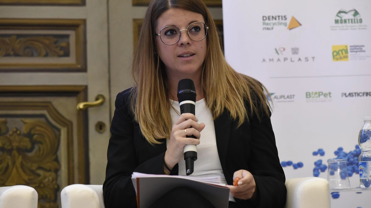 Elisa Montemagni, deputata viareggina della Lega, esprime criticità sulla situazione sanitaria attuale, puntando il dito al PD e a chi governa la Regione Elisa Montemagni, deputata viareggina della Lega, esprime criticità sulla situazione sanitaria attuale, puntando il dito al PD e a chi governa la Regione