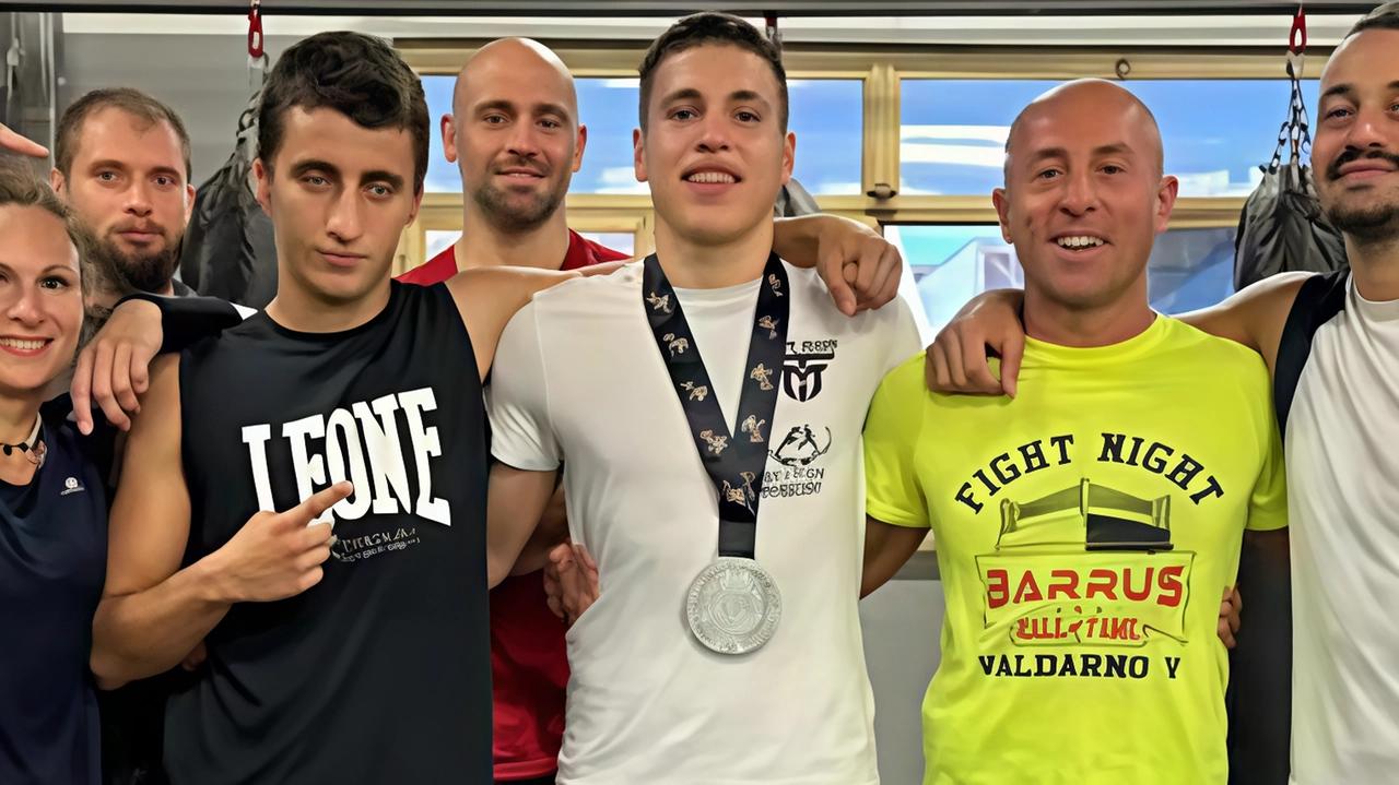 Il giovane Francesco Annicelli di Figline e Incisa si è laureato vicecampione del mondo di kickboxing a Budapest, dimostrando talento e determinazione straordinari. Il giovane Francesco Annicelli di Figline e Incisa si è laureato vicecampione del mondo di kickboxing a Budapest, dimostrando talento e determinazione straordinari.