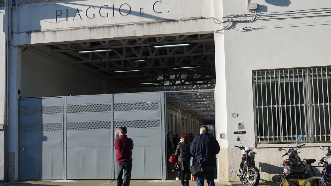 Da lunedì si fermano molte produzioni nella fabbrica pontederese della Piaggio (foto d’archivio) Da lunedì si fermano molte produzioni nella fabbrica pontederese della Piaggio (foto d’archivio)