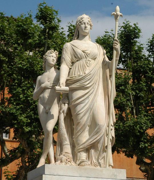 Operazione decoro in centro storico. Nel mirino souvenir e lavagnette Operazione decoro in centro storico. Nel mirino souvenir e lavagnette