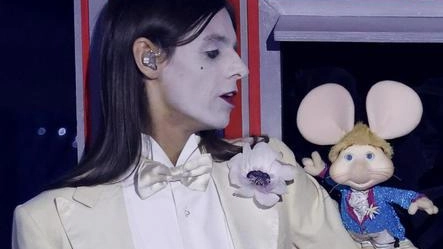 Lucio Corsi con Topo Gigio a Sanremo Lucio Corsi con Topo Gigio a Sanremo