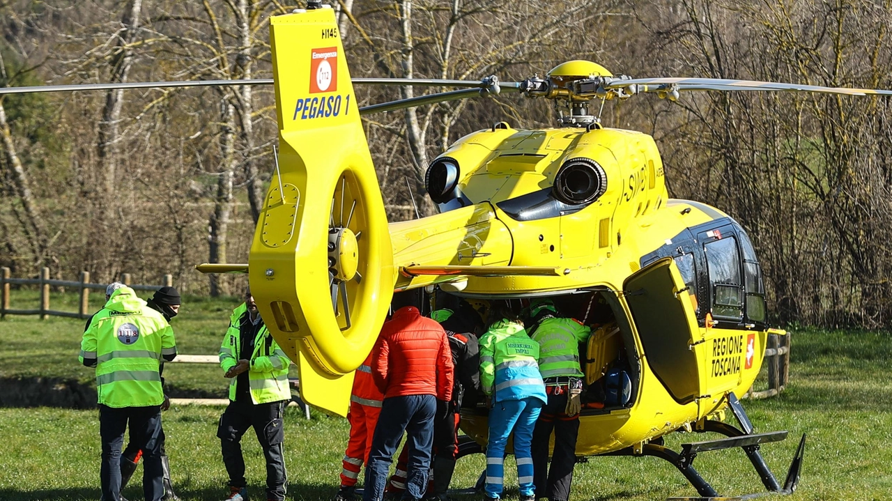 Scontro violentissimo a Vitiano, grave motociclista di 56 anni
