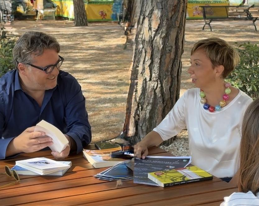 Incontri e storie al Parco Presentini. Al via la rassegna "Pini da sfogliare" Incontri e storie al Parco Presentini. Al via la rassegna "Pini da sfogliare"