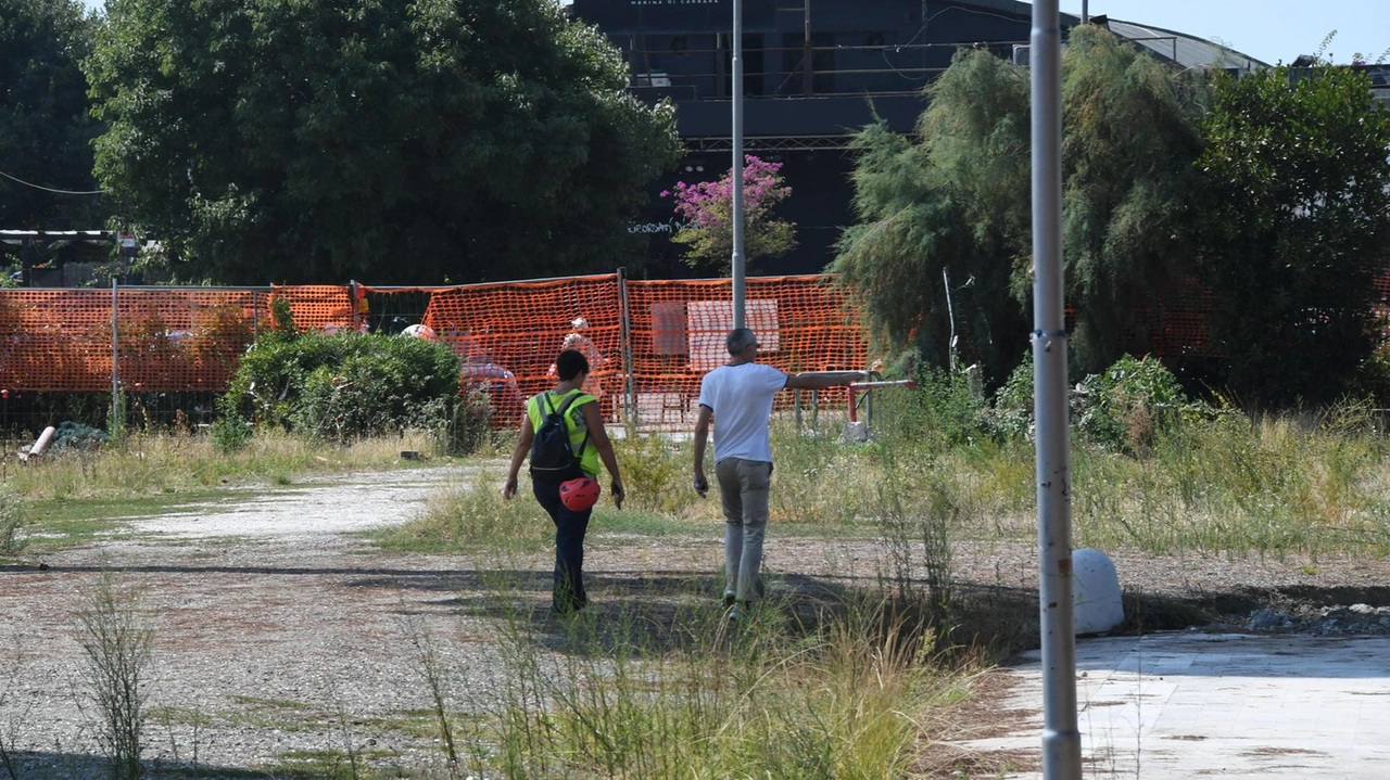 L’area della Caravella sarà interessata dal maquillage previsto dal terzo lotto del water front per il quale è stato indetto un concorso di idee L’area della Caravella sarà interessata dal maquillage previsto dal terzo lotto del water front per il quale è stato indetto un concorso di idee