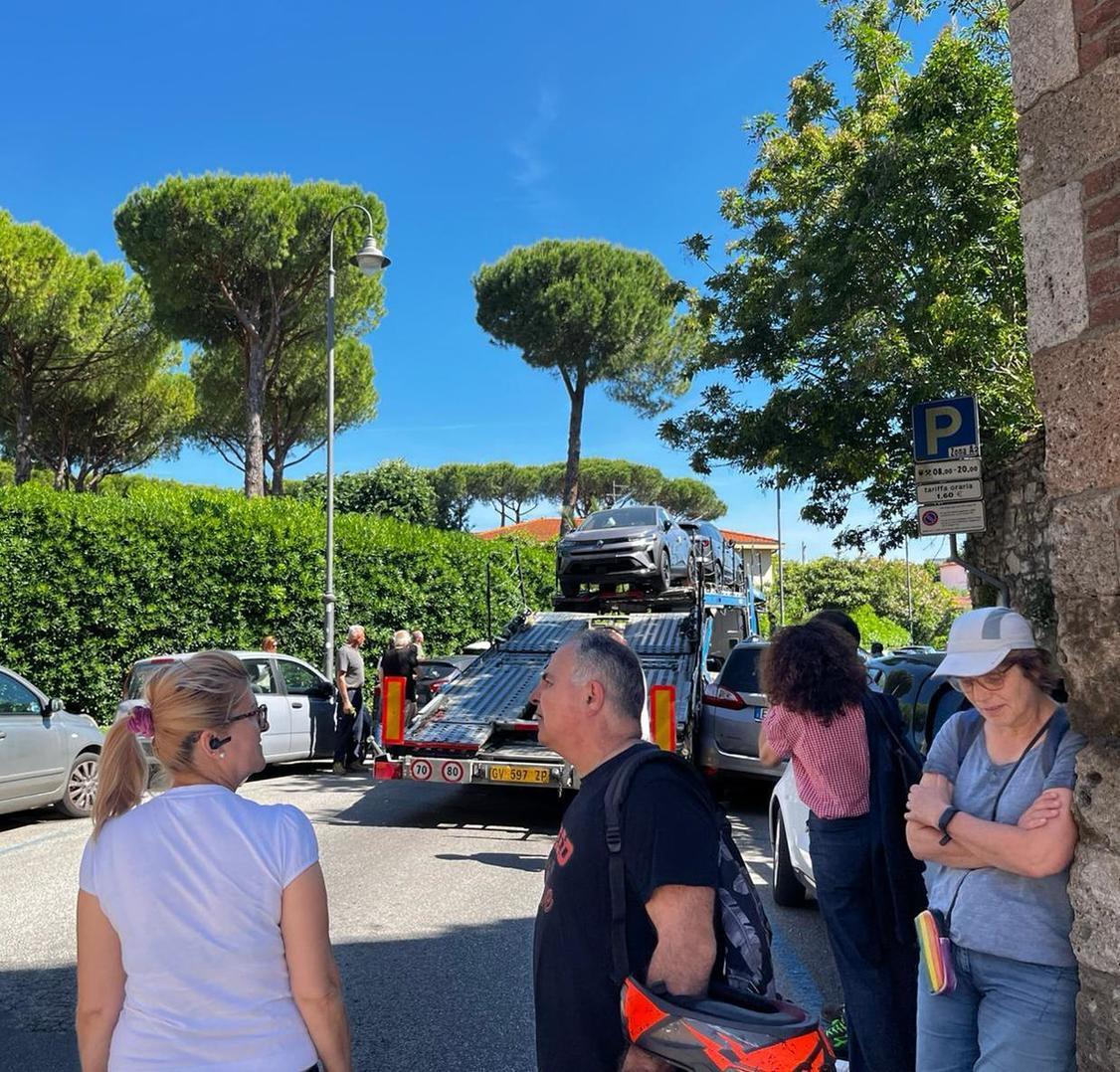 bisarca s incastra sulla curva santa marta e metà pisa in tilt stop mezzi pesanti in centro da Lanazione.it bisarca s incastra sulla curva santa marta e metà pisa in tilt stop mezzi pesanti in centro