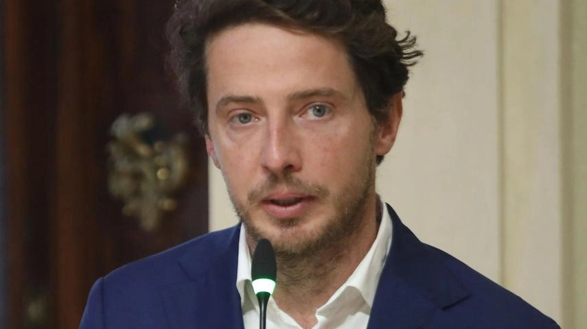 Firenze aspetta da mesi un Regolamento per riportare ordine nella giungla di golf car, risciò e caddy che ormai affollano... Firenze aspetta da mesi un Regolamento per riportare ordine nella giungla di golf car, risciò e caddy che ormai affollano...