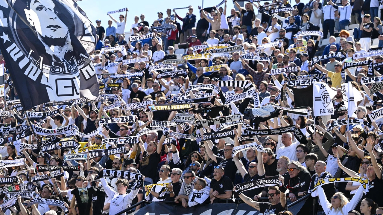 Previsto il ’tutto esaurito’ al Picco per il derby di domenica con il Pisa (foto d’archivio) Previsto il ’tutto esaurito’ al Picco per il derby di domenica con il Pisa (foto d’archivio)