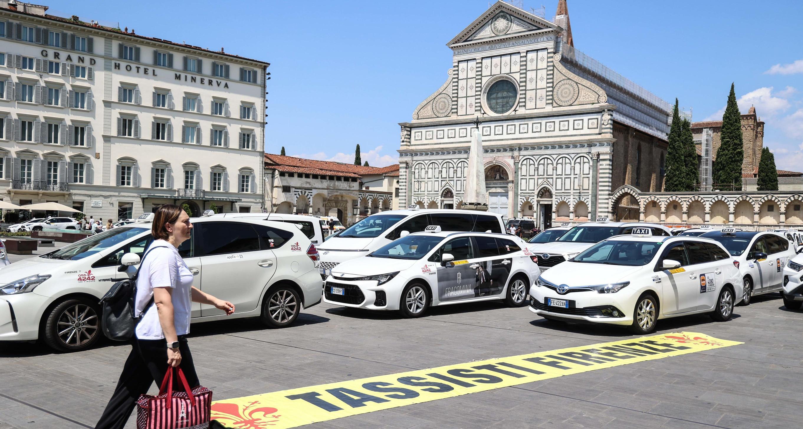 Nuovo fronte con i tassisti. Diffida di Palazzo Vecchio: "Stop ai servizi da Ncc"