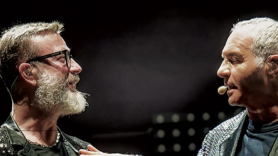 Stasera alle 21 lo spettacolo in piazza Duomo. Ultimi biglietti disponibili Stasera alle 21 lo spettacolo in piazza Duomo. Ultimi biglietti disponibili