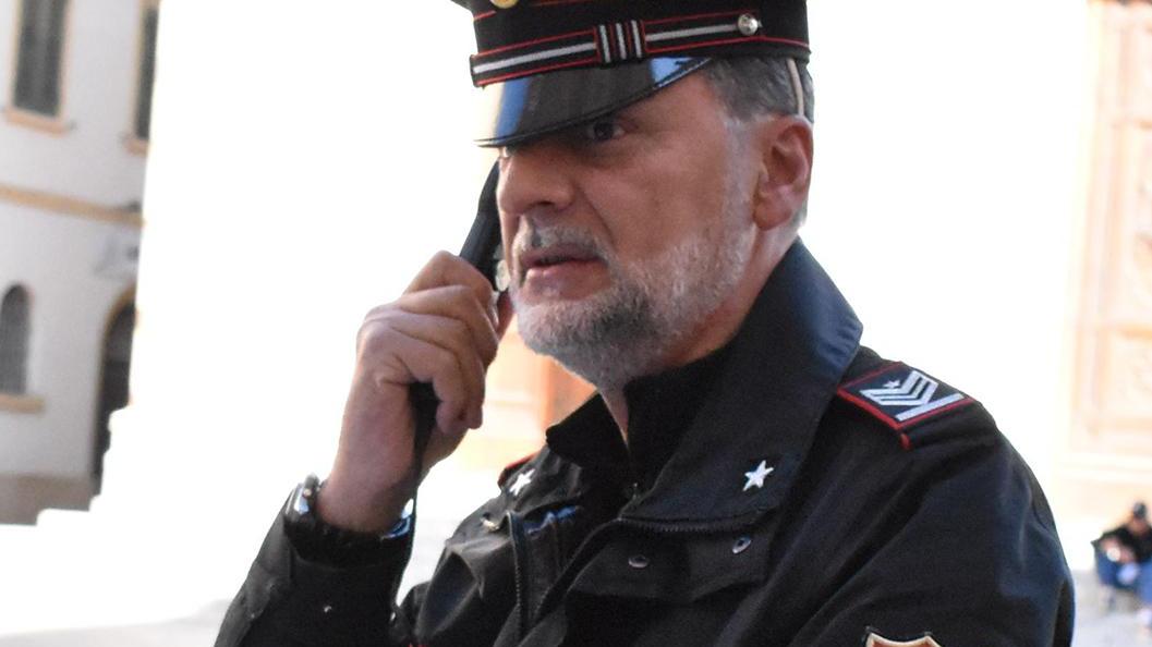 https://www.lanazione.it/image-service/view/acePublic/alias/contentid/MTYxZTQ1NzUtYzQyNi00/0/aggredisce-carabiniere-fermato-alla-stazione.jpeg?f=16:9&w=1200&h=630