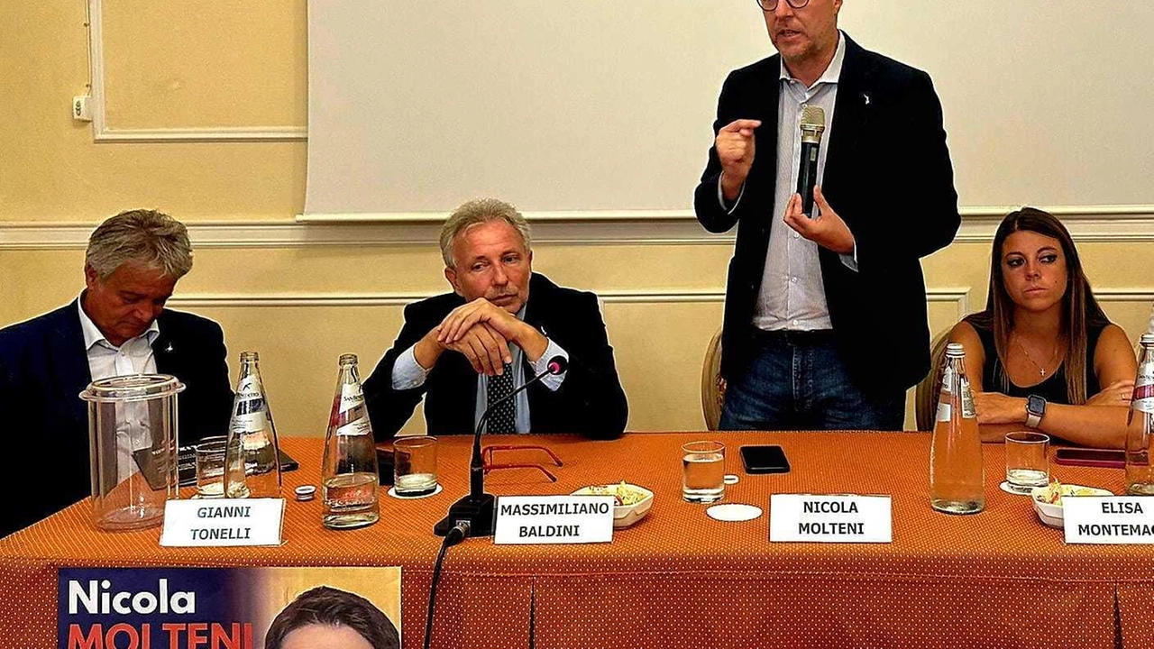 Il sottosegretario al Ministero dell’Interno Nicola Molteni, accompagnato dal responsabile del dipartimento sicurezza della Lega, Gianni Tonelli, è stato...