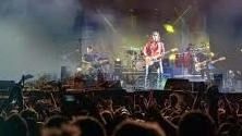 La cover band dà spettacolo a Cascina. Con una carrellata di iconici brani, diventati immortali La cover band dà spettacolo a Cascina. Con una carrellata di iconici brani, diventati immortali