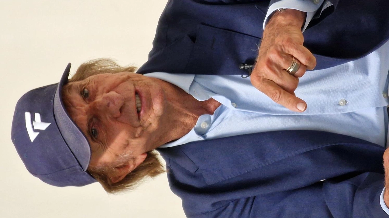 Emerson Fittipaldi è stato uno dei volti più iconici della Formula 1 degli anni Settanta, capace di vincere due campionati mondiali. e due. 500 miglia di Indianapolis (foto Castellani) Emerson Fittipaldi è stato uno dei volti più iconici della Formula 1 degli anni Settanta, capace di vincere due campionati mondiali. e due. 500 miglia di Indianapolis (foto Castellani)