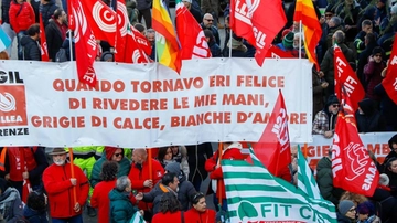 Basta morire di lavoro: "Sono tragedie intollerabili ora verità sui responsabili"